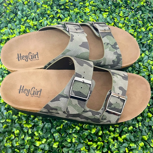 🎉❤️NEW LAST ONE! SALE! Corkys Camo Print Sandals Size 10 - Picture 2 of 4